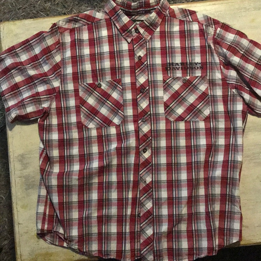 Shirt sleeve button down